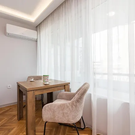 Cozy Chic Flat Stylish Center Daire