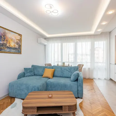 Apartmán Cozy Chic Flat Stylish Center
