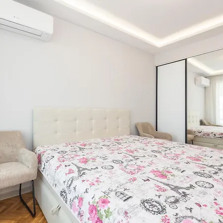 Apartment Cozy Chic Flat Stylish Center *