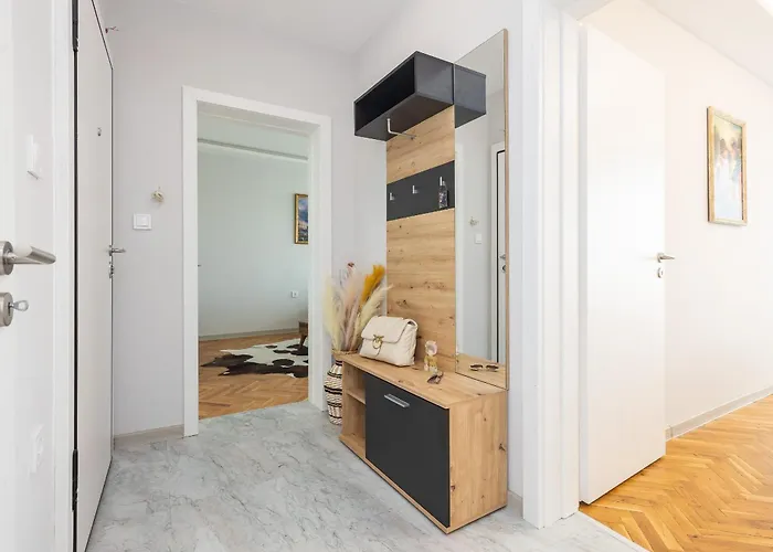 Cozy Chic Flat Stylish Center Apartment Varna
