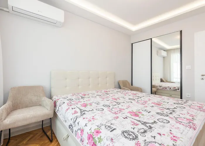 Apartment Cozy Chic Flat Stylish Center *